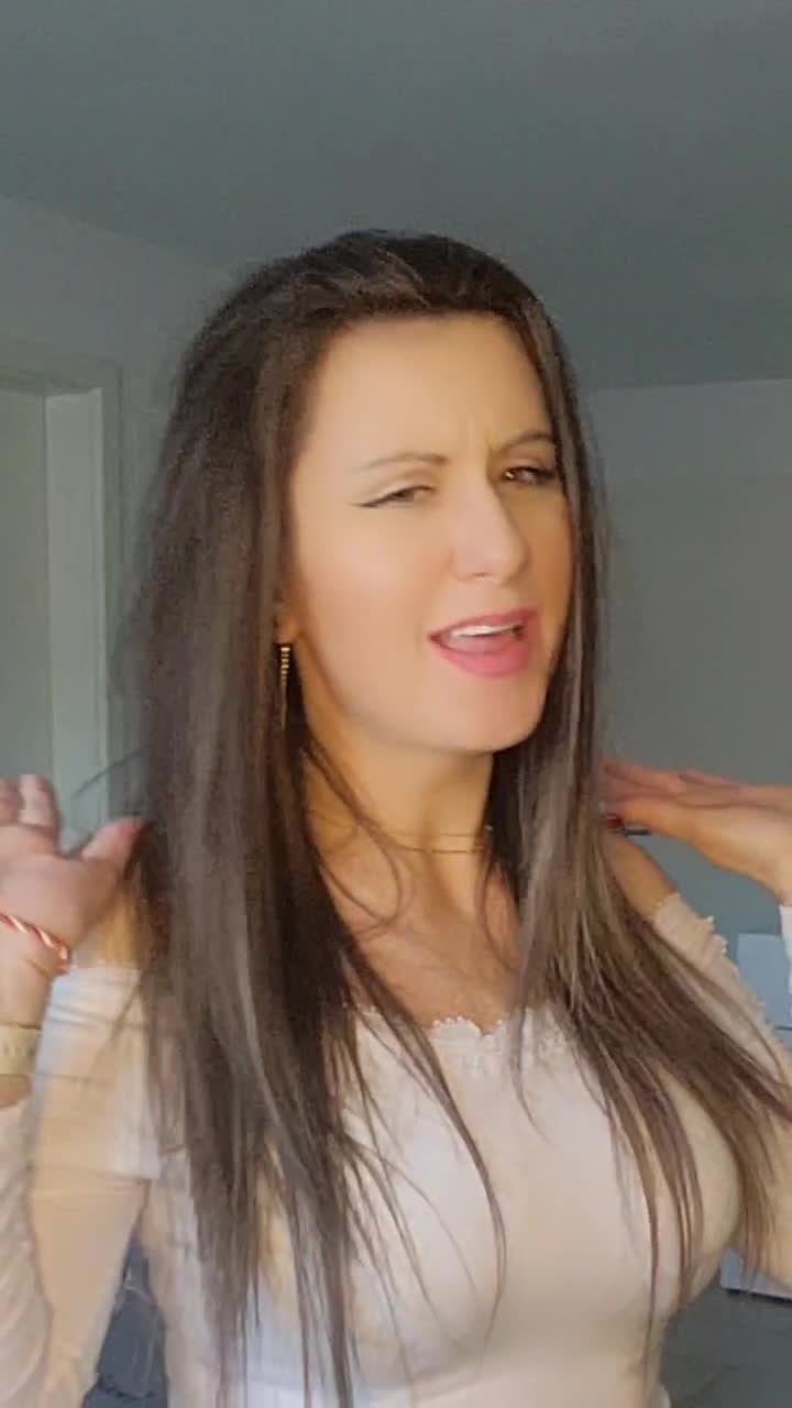 😇😊😉😍🤩