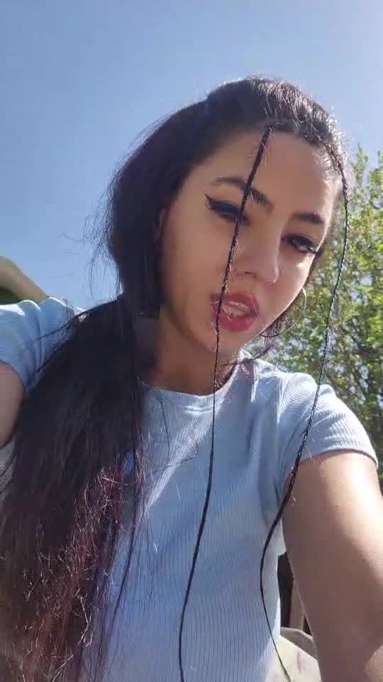 Ajută-mă sa ajung la 200 de urmăritori,dau follow înapoi 🤩🤗
