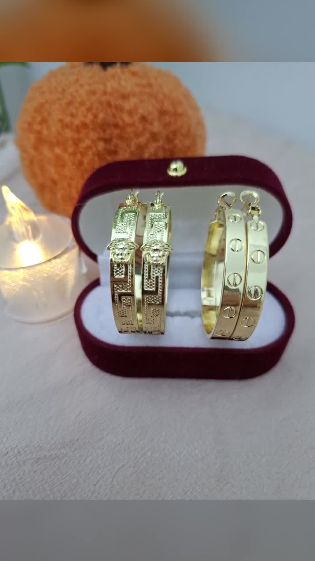Cercei placati cu aur 18k 🎁|||{"overlays":[{"text":"95 lei perechea","x":0.11481481481481483,"y":0.652964003746822,"fontSize":26.0,"color":4294901760,"isEmoji":false}]}