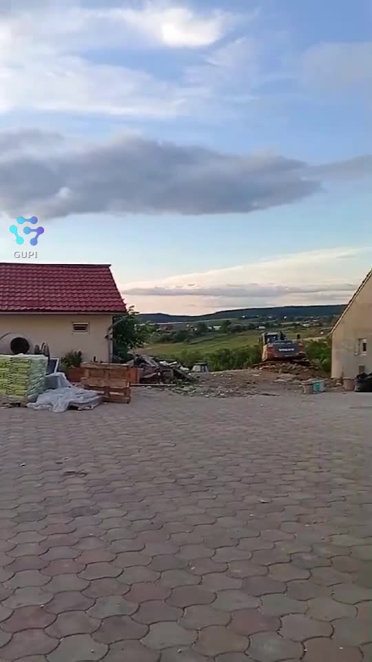 Școalădin Tășad e în construcție