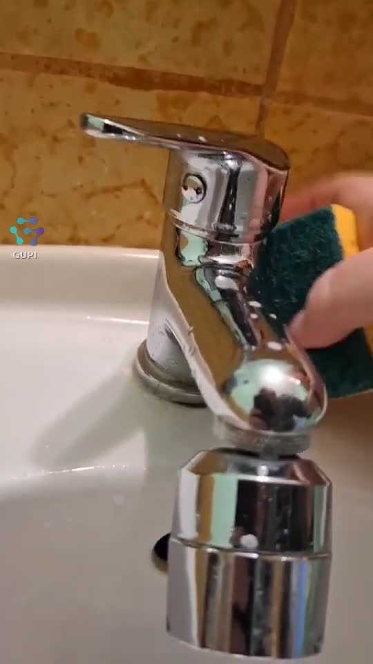 O baie strălucitoare fără efort? Cu Brilbath e simplu! Curăță rapid, lasă parfum fin și suprafețe impecabile. Meriți o casă perfectă! Tu l-ai încercat