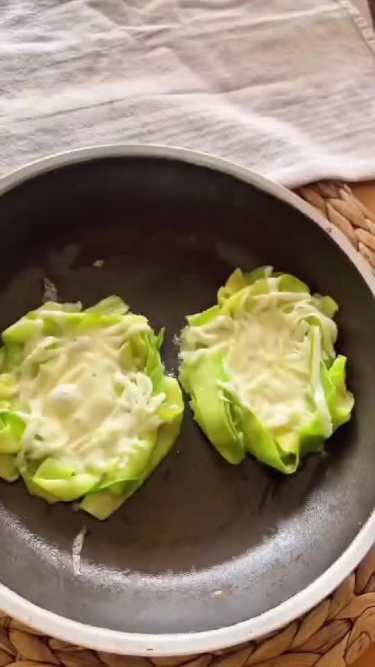 🍝 
🌱 💚
✍️  în mesaj 💌