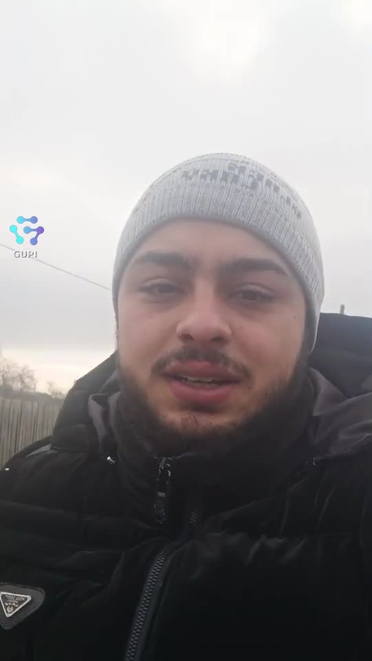 Haideți cu follow, mai râdem și noi mai alea! 😅😅