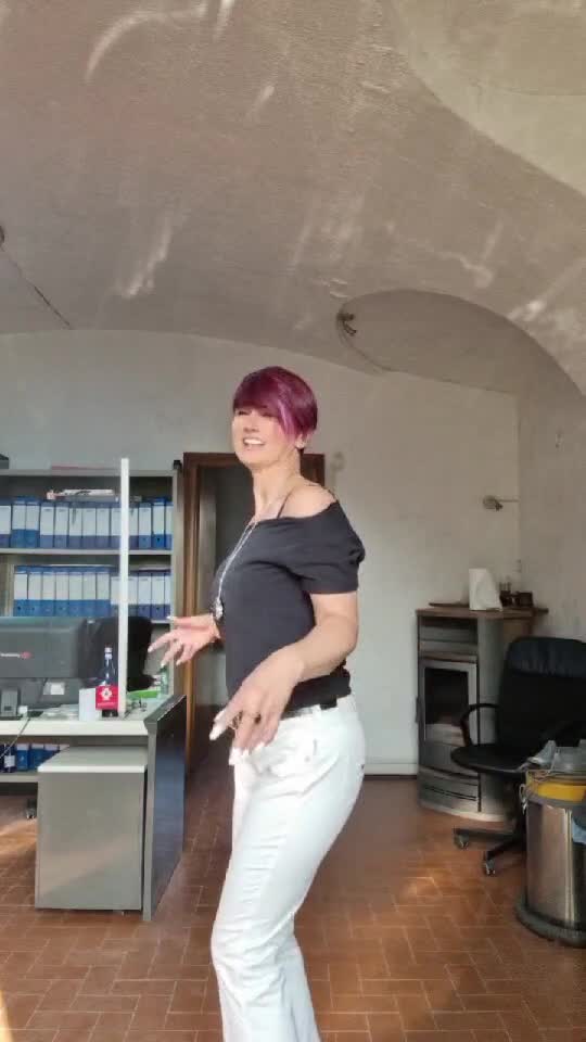 când ești în pauză și scapă și un dans🤣🤣🤣💃💃💃