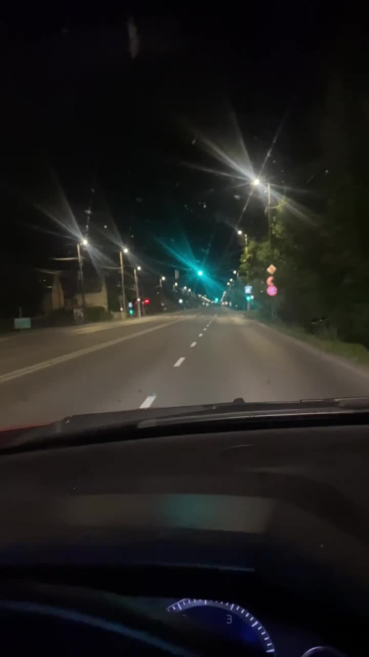 Dacă vrei viața liniștită nu avea așteptări de la nimeni. Fi tu însuți și când ai și când nu ai❤️❤️❤️❤️❤️