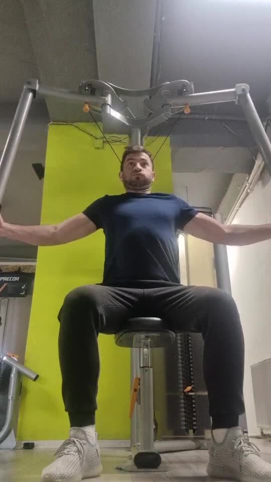Joi e cu J de la "Jos lenea"!
Azi nu există scuze. Facem sală în echipă, că nu poți construi un imperiu cu mușchi de gelatină!
Hai că suntem bărbați:)