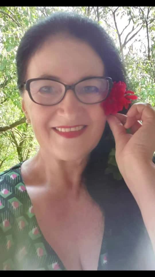 Fiecare zi sa o primim cu recunostinta, bucurie, pace si liniște sufleteasca tuturor dragi prieteni, oriunde v-ati afla!🙏🥰

 Binecuvantata 
🌟