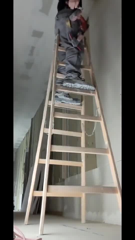 pe scară