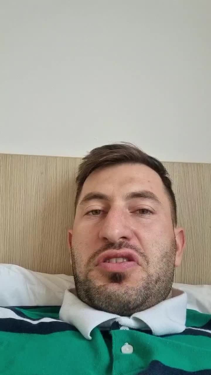 descifrați ce spun în video?



.0