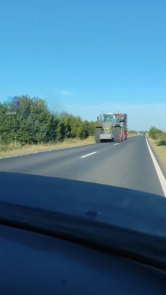 tractor agricol